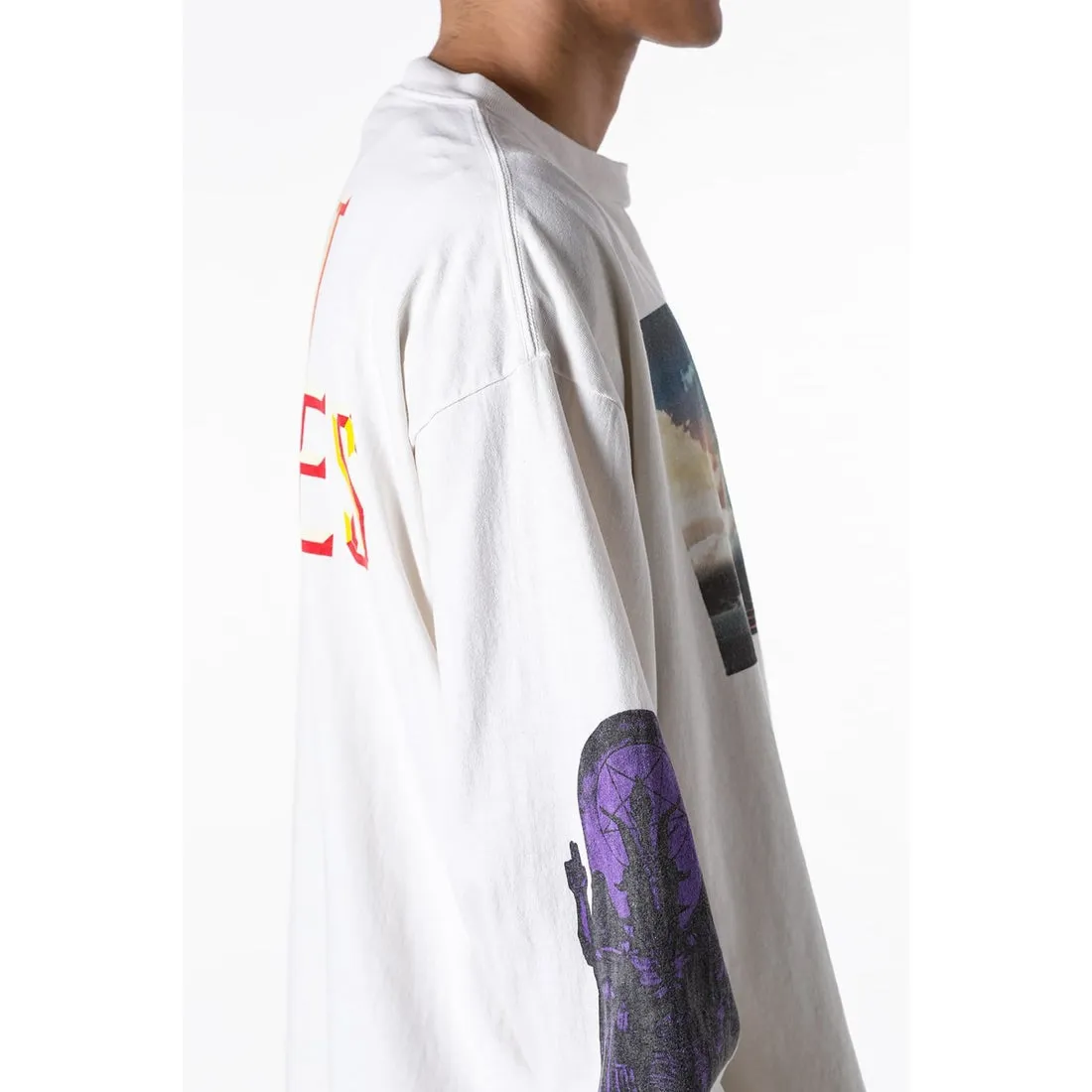 SAINT Mxxxxxx SAINT PICTURES L/S TEE/WHITE Columbia Pictures SAINT Goddess Long Sleeve Off-White S-XL Pays tribute to the Columbia Pictures Title Goddess. Full of fun. Ready-made clothes are washed. The texture is soaring. Authentic level printing is restored. Look for cylindrical seamless fabrics. It is almost meaningless if it is not a cylindrical fabric.